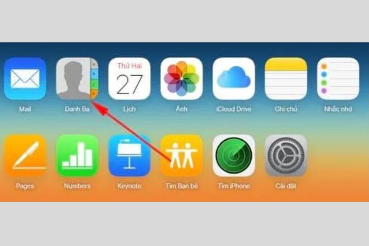 Nhấn chọn mục Danh bạ trong ứng dụng iCloud