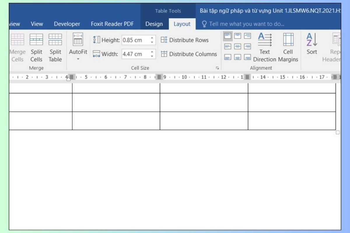 Nhấn chuột trái vào bảng biểu cần xóa và chọn Layout