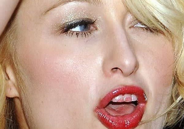 Tidak meninggalkan bekas, lipstick tahan lama