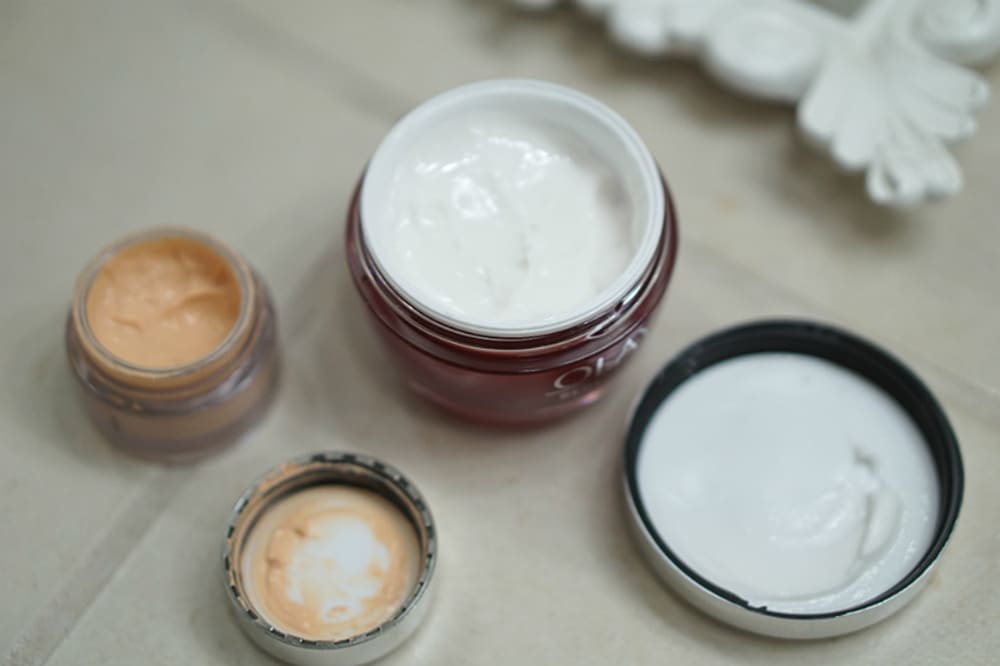 Berdasarkan kemasan eye cream