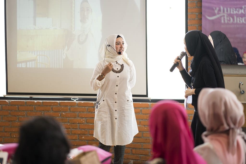 MUA Dewi Okta_Beautybatchplan.jpg