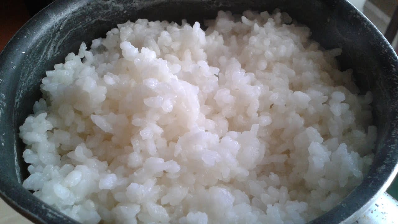 Masukkan ke dalam rice cooker.jpg Masukkan ke dalam rice cooker