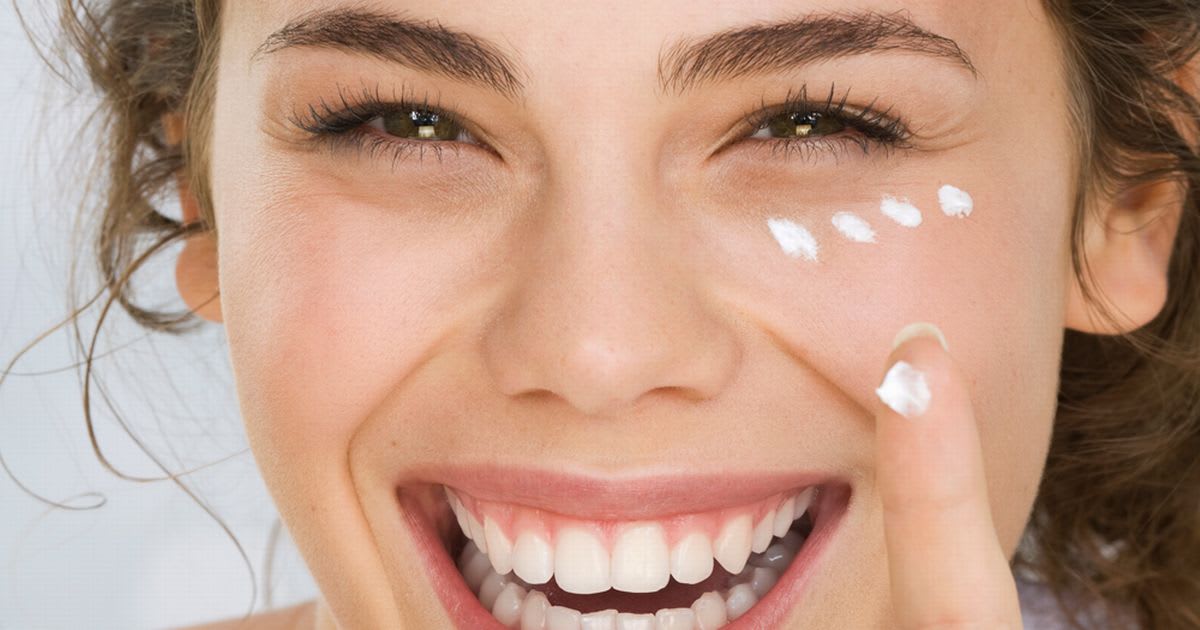 Perhatikan komposisi kandungan pada eye cream.jpg
