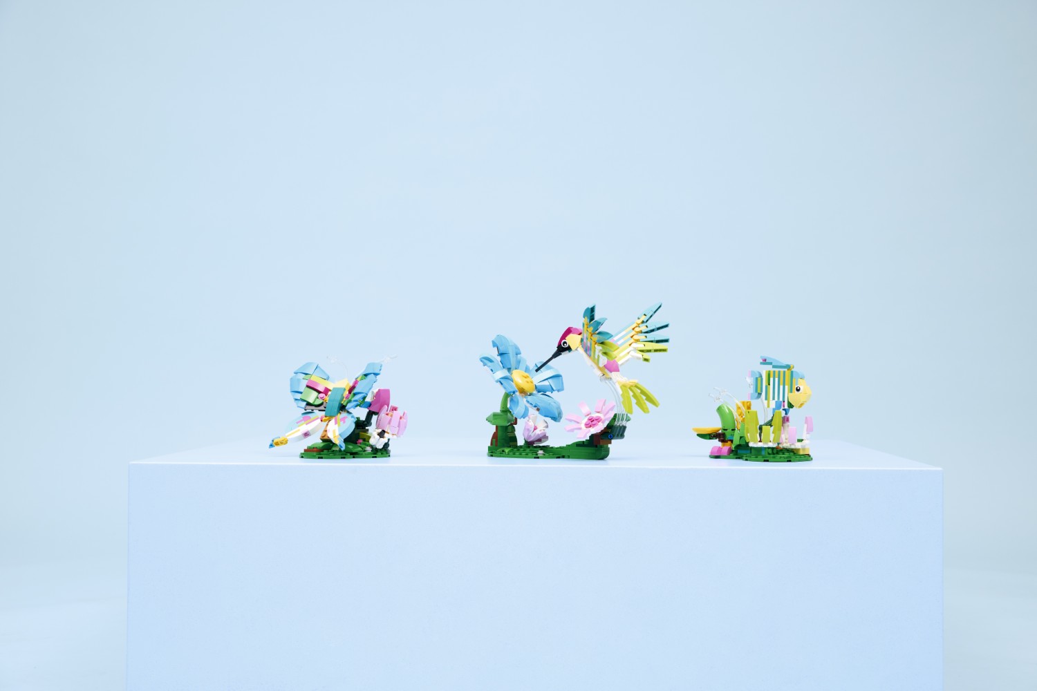 LEGO 31384 Creator 3 in 1 Wild Animals: Colorful Hummingbird