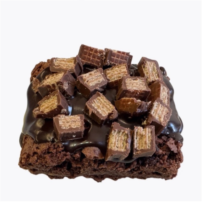 LARGE KITKAT BROWNIE