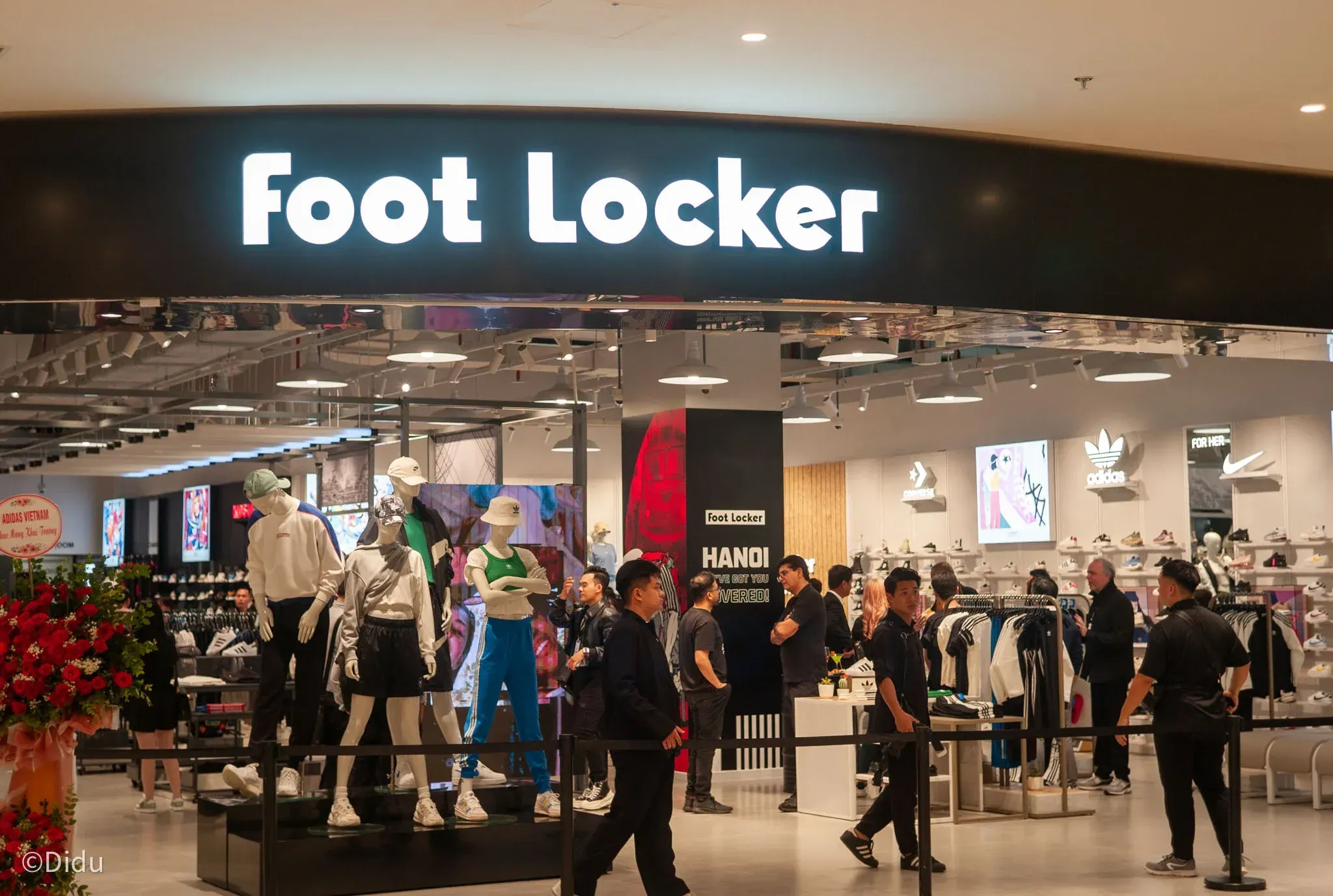 8119294_foot-locker-tinhte-didu-01 (1).webp