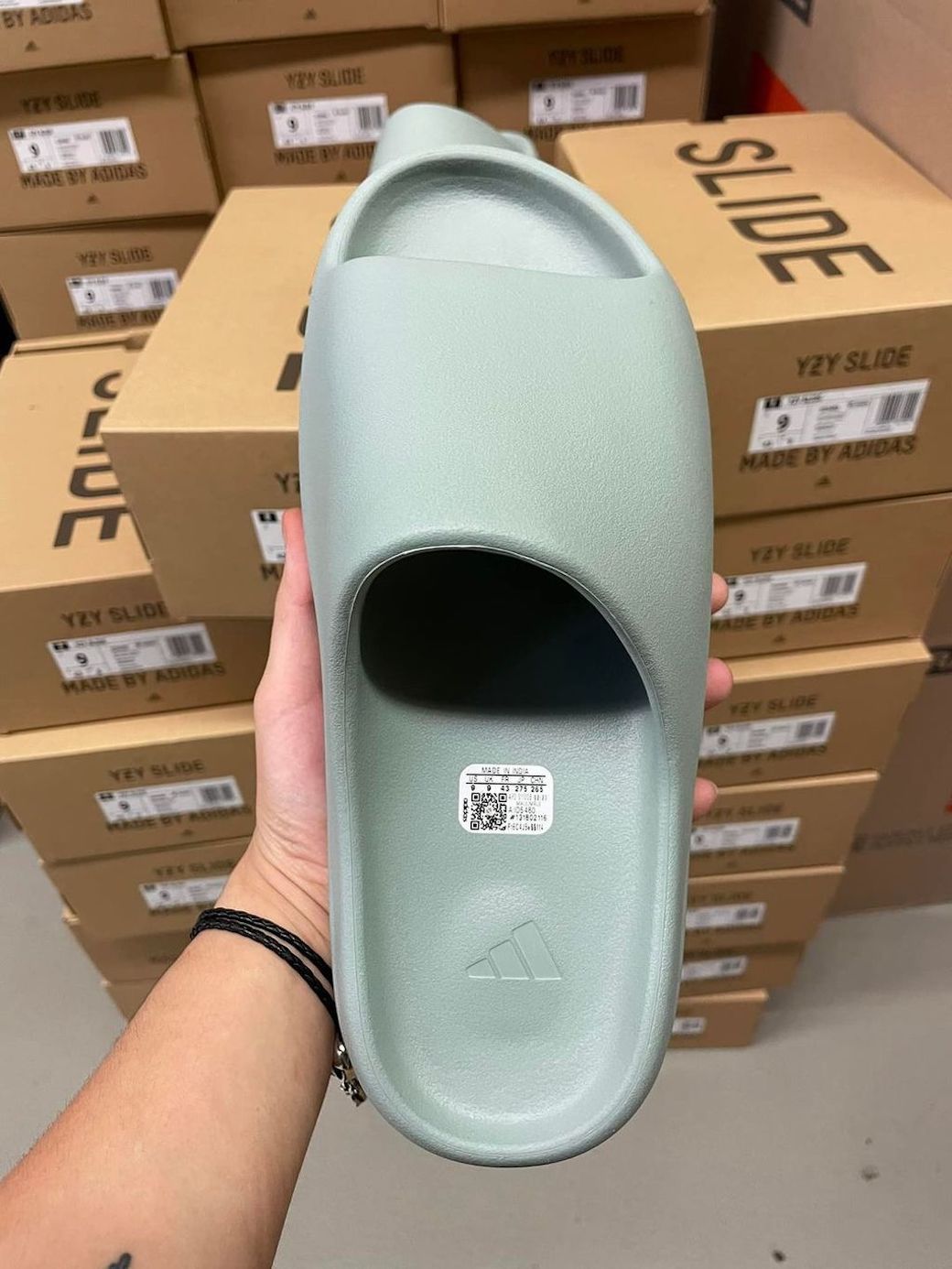 ID5480-adidas-Yeezy-Slide-Salt-2.jpeg