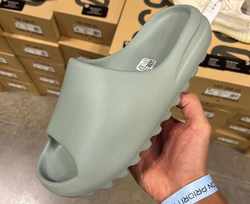 ID5480-adidas-Yeezy-Slide-Salt-.jpeg