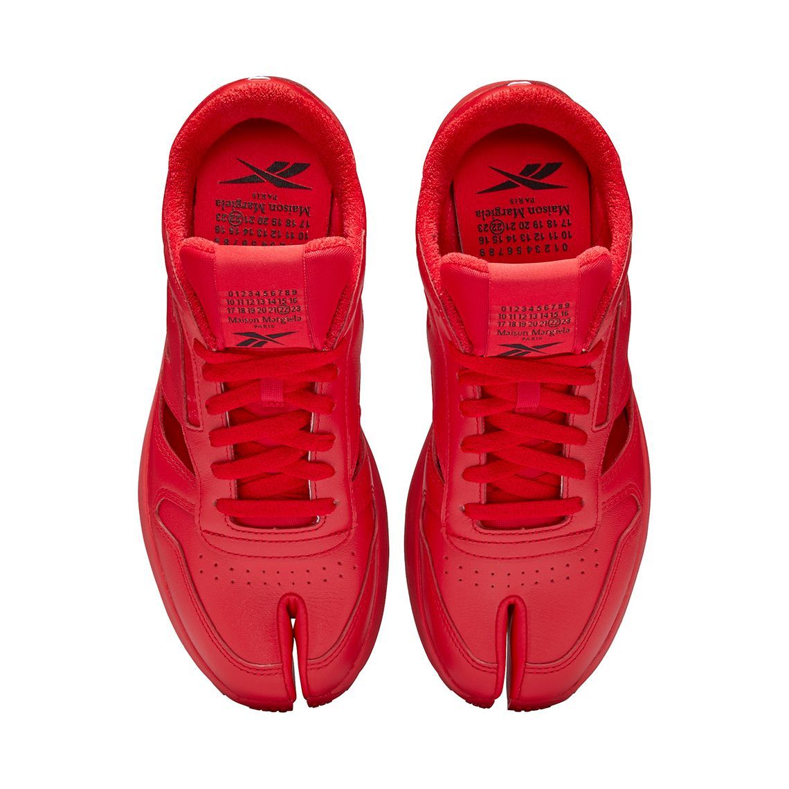 Maison-Margiela-Reebok-Classic-Leather-Tabi-Decortique-Low-Red-3.jpg