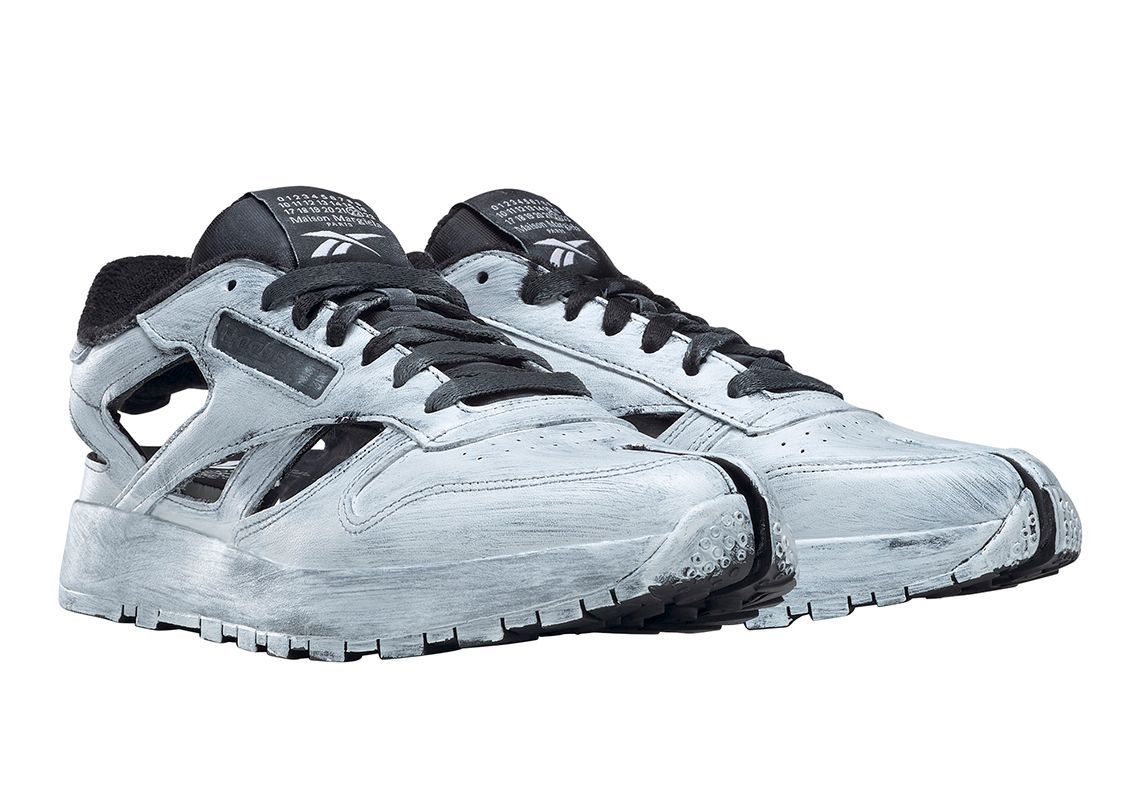 Maison-Margiela-Reebok-Classic-Leather-Tabi-Decortique-Low-White-Paint-2.jpg