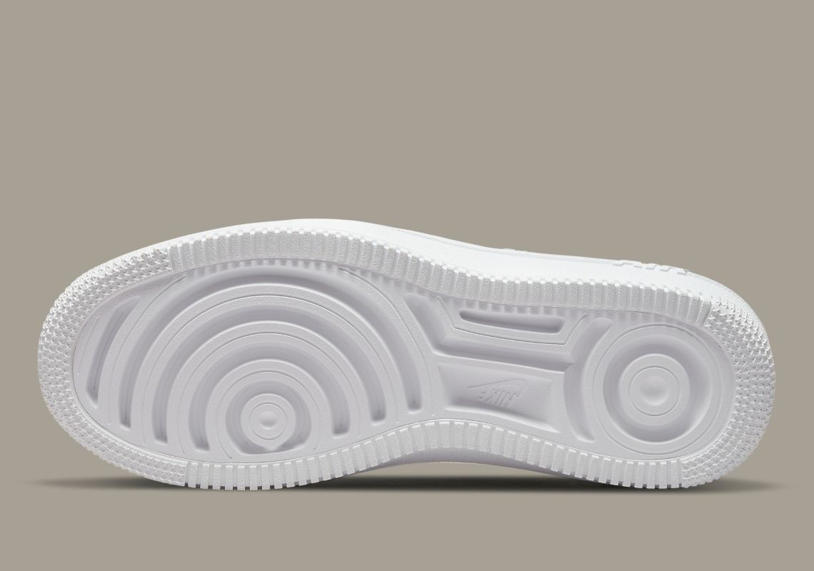 Nike-Air-Force-PLTAFORM-DJ9946-100-5.jpg