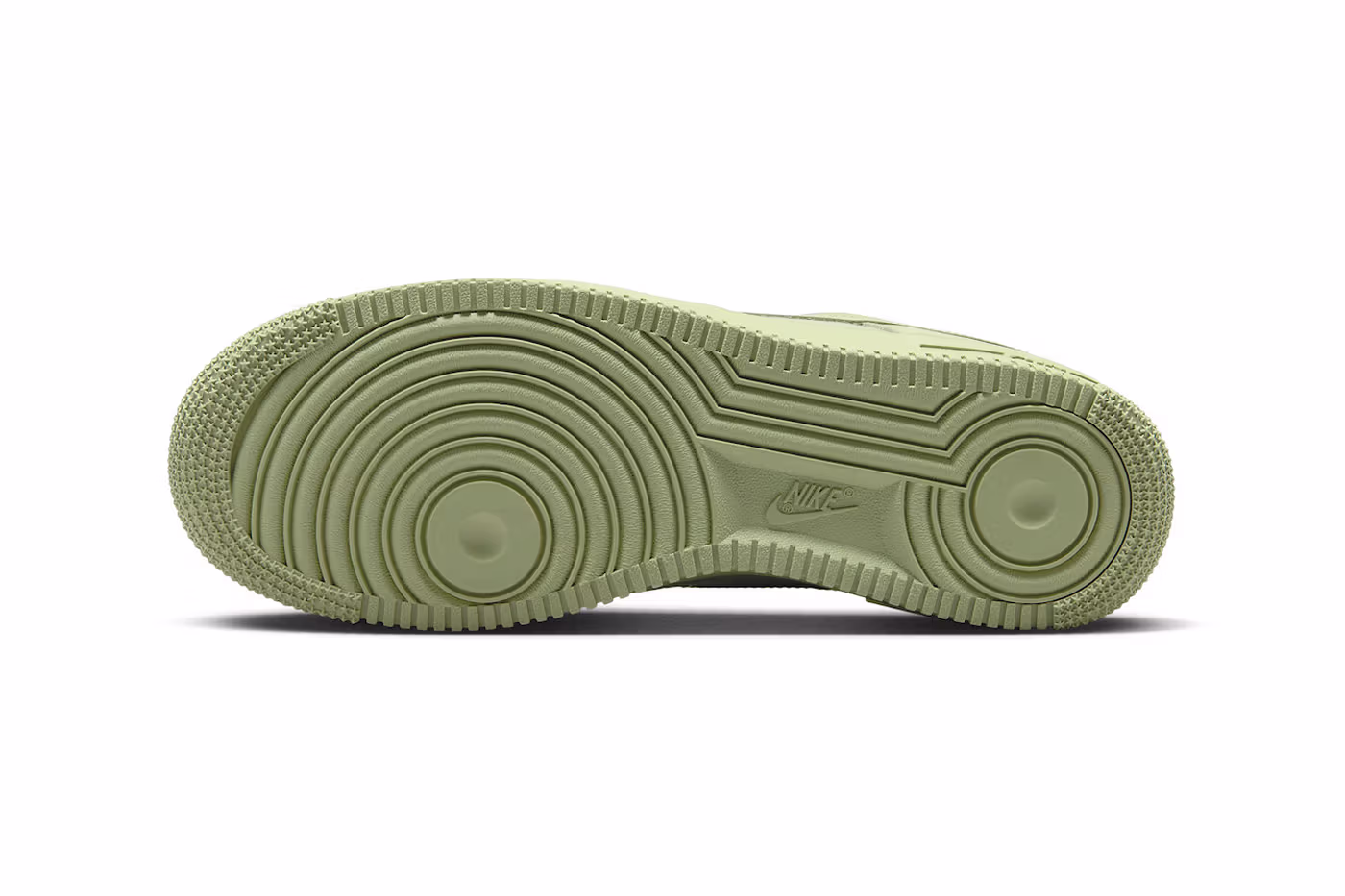 https___hypebeast.com_image_2023_09_nike-air-force-1-low-premium-oil-green-fb8876-300-release-info-006.avif