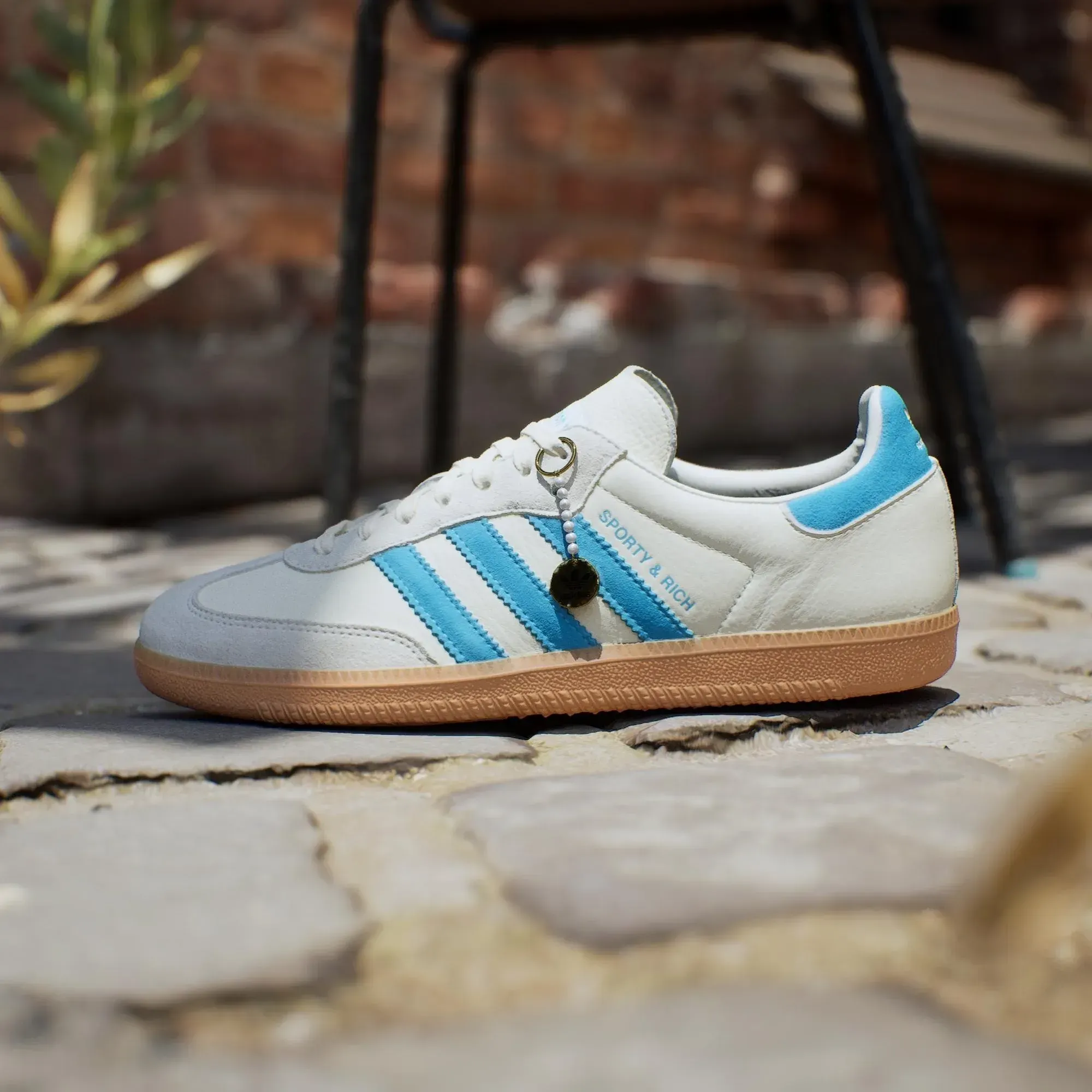 sporty-and-rich-x-adidas-samba-og-cream-blue-IE7096-03.webp