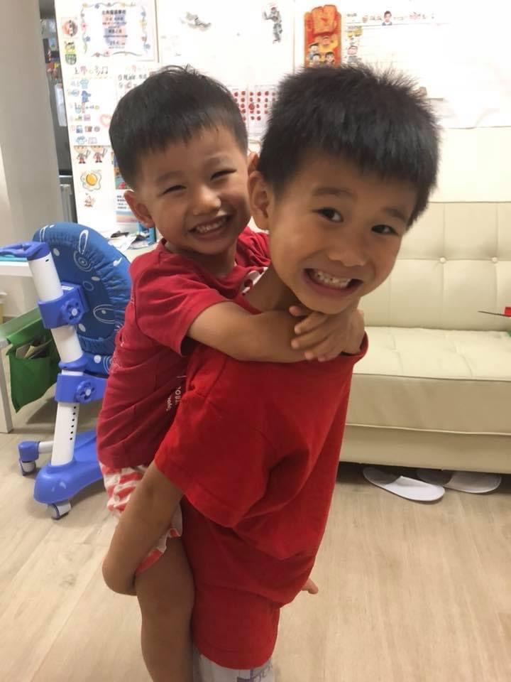 大仔朗謙與細仔朗楓