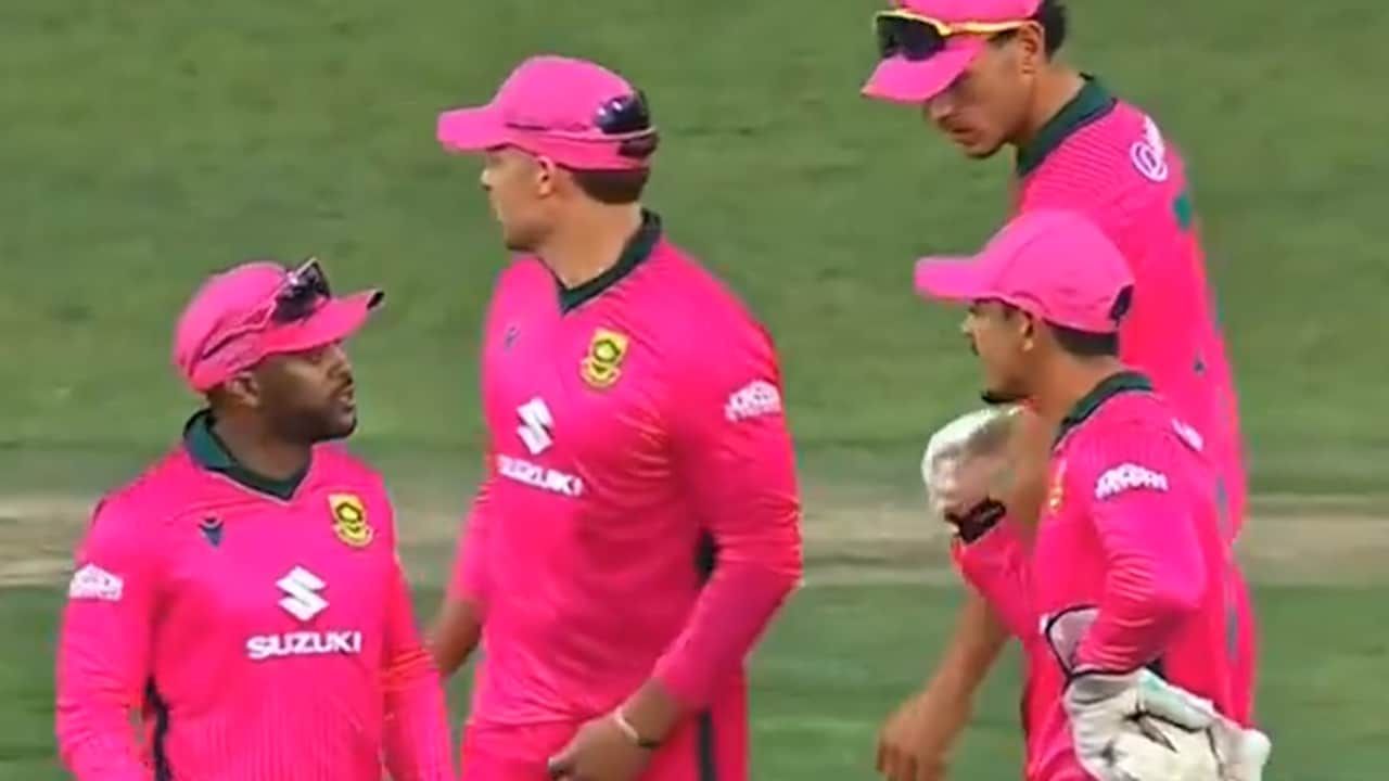 Temba Bavuma's Heated Chat With Quinton De Kock Caught On Camera During South Africa vs Australia ODI. Watch