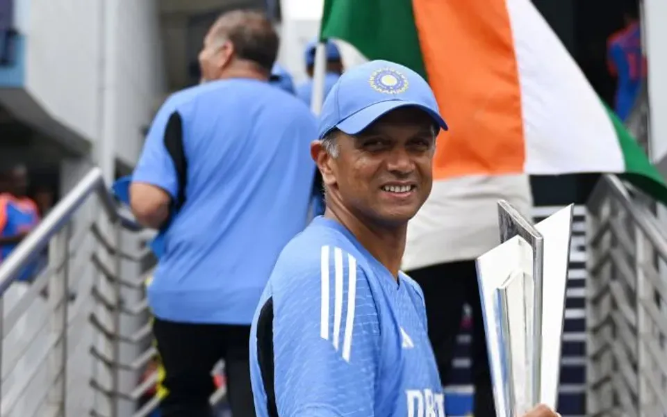 Rahul Dravid picks MS Dhoni as best captain, chooses Imran Khan over Virat Kohli