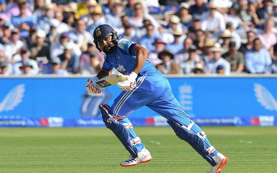 'Let's not get too greedy now' - Dinesh Karthik's interesting take on Rohit Sharma's 32-run knock