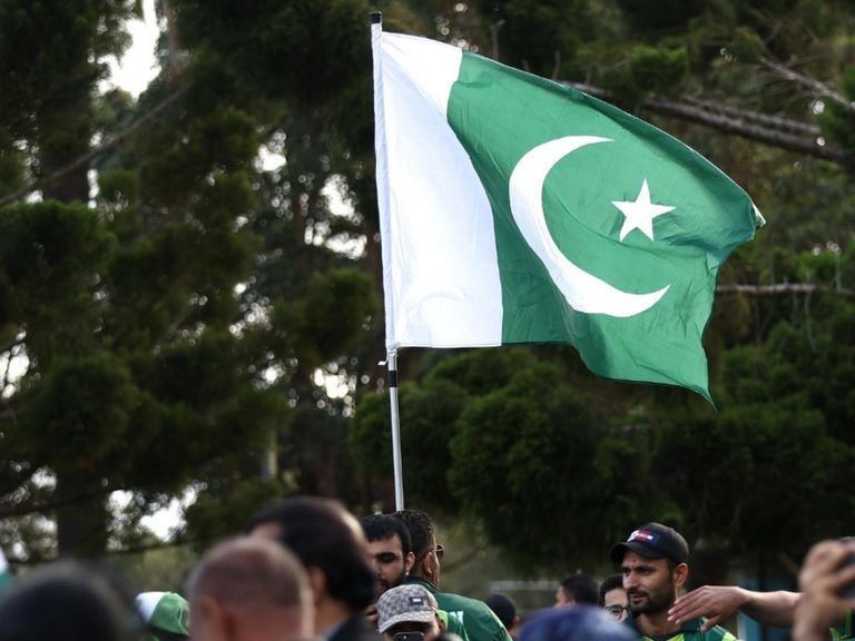 Pakistan U19 side mistaken for asylum seekers by protestors trounce England in first ODI