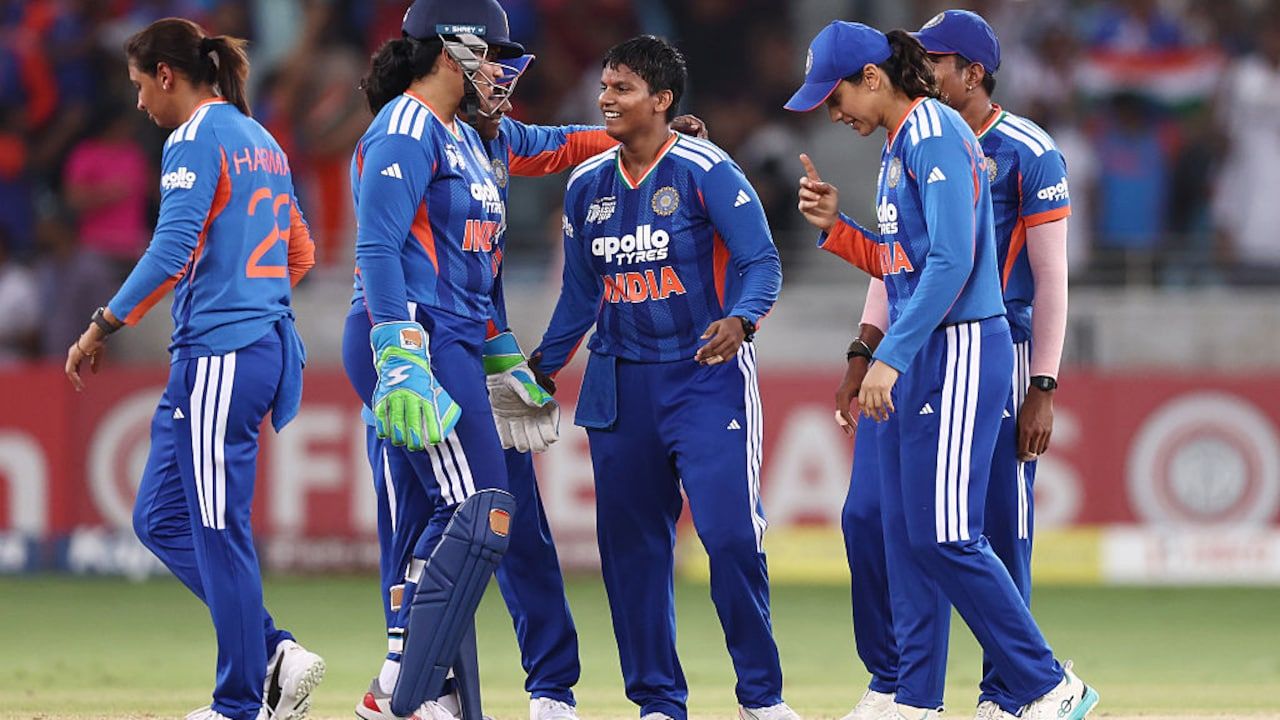 India vs Sri Lanka LIVE Score, Women's Asia Cup Final: Smriti Mandhana, Shafali Verma Script History; India Scalp 2 Wickets In 1 Over