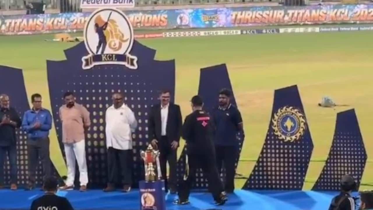 Sreesanth-Sanju Samson Handshake Mystery Takes Internet By Storm - Video