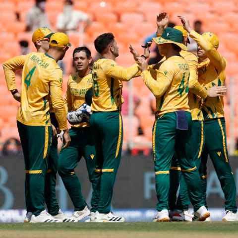 Rabada to Noor - 13 needed from six balls. Here's what happened next