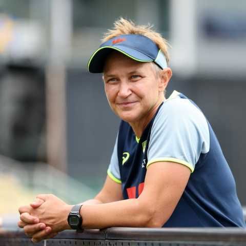 Australia women's coach Shelley Nitschke signs three-year contract extension