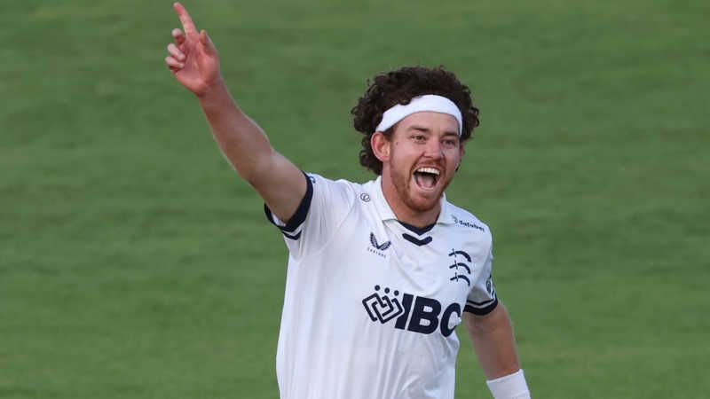 Ryan Higgins shines with bat and ball as Middlesex take control