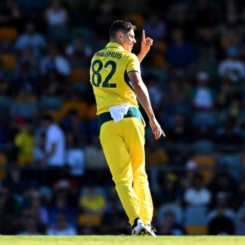 Pakistan opt to bat and bring back Shaheen