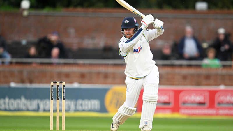 Ball dominates bat as Somerset keep chasing title