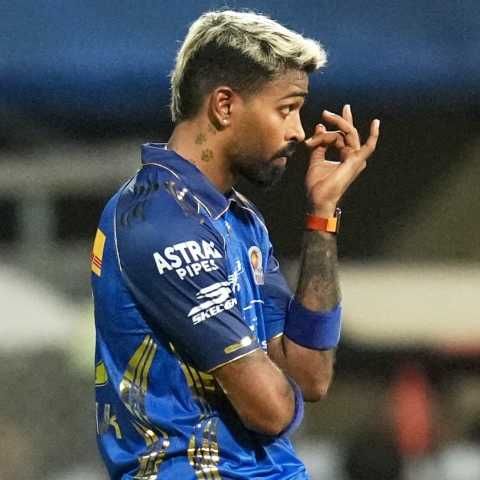 KKR opt to bowl; Hardik and Suryakumar return for MI