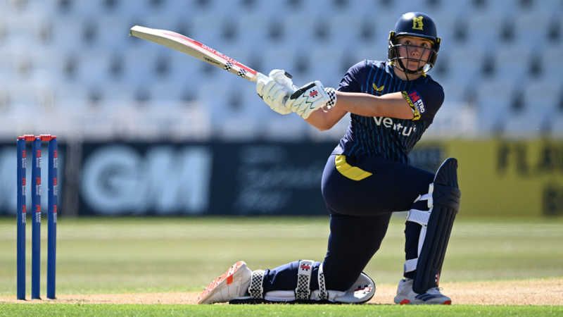 George, Freeborn keep Warwickshire in knockout hunt