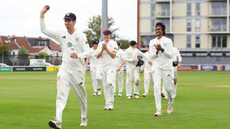 Price rises for Gloucestershire to leave Derbyshire hopes deflated