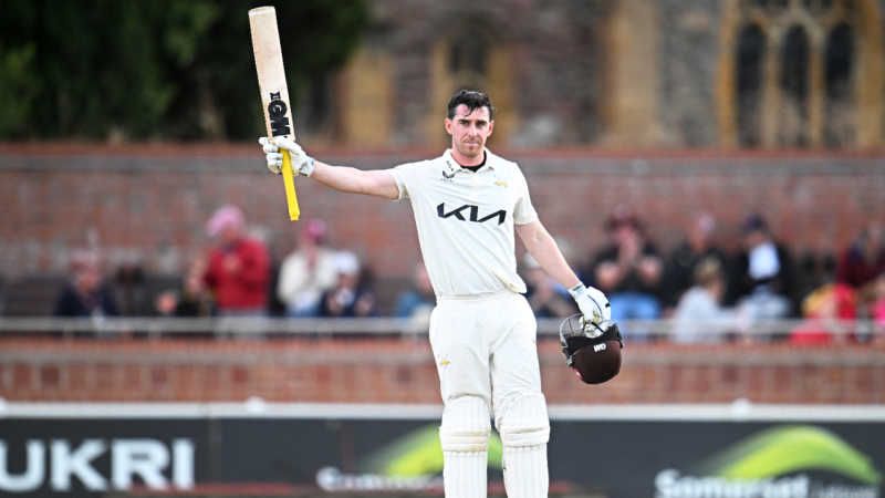 Dan Lawrence ton hits Somerset title hopes