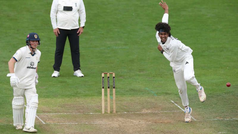 Sai Kishore five-for inspires Derbyshire demolition
