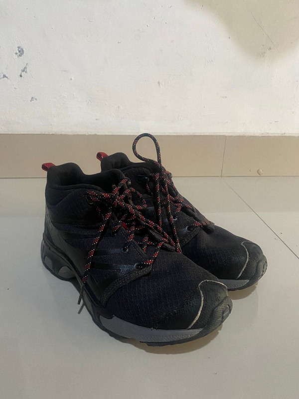 Sepatu UK 38 Eider