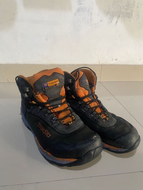Sepatu UK 42 Trekstaa orange