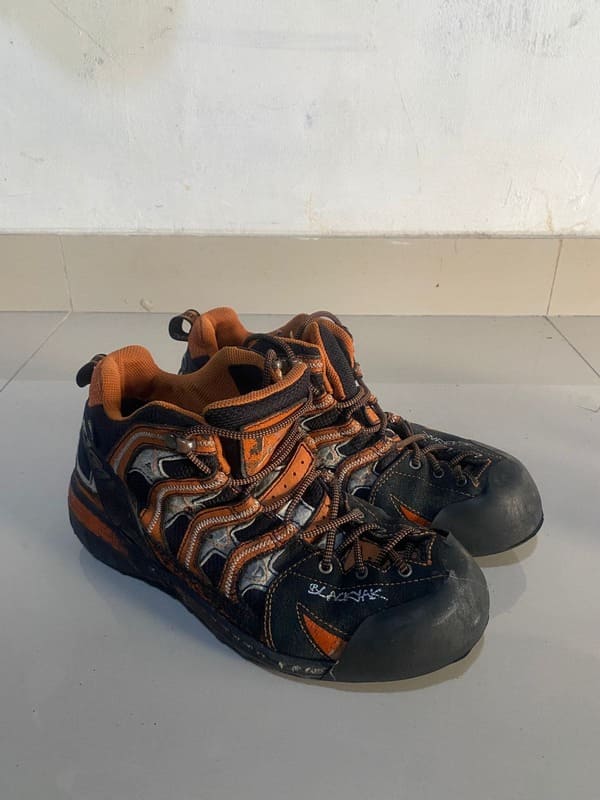 Sepatu UK 40 Blackyack