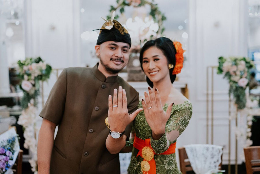 Bali-Javanese Engagement Style by Achi & Yoga at Harlequin Bistro