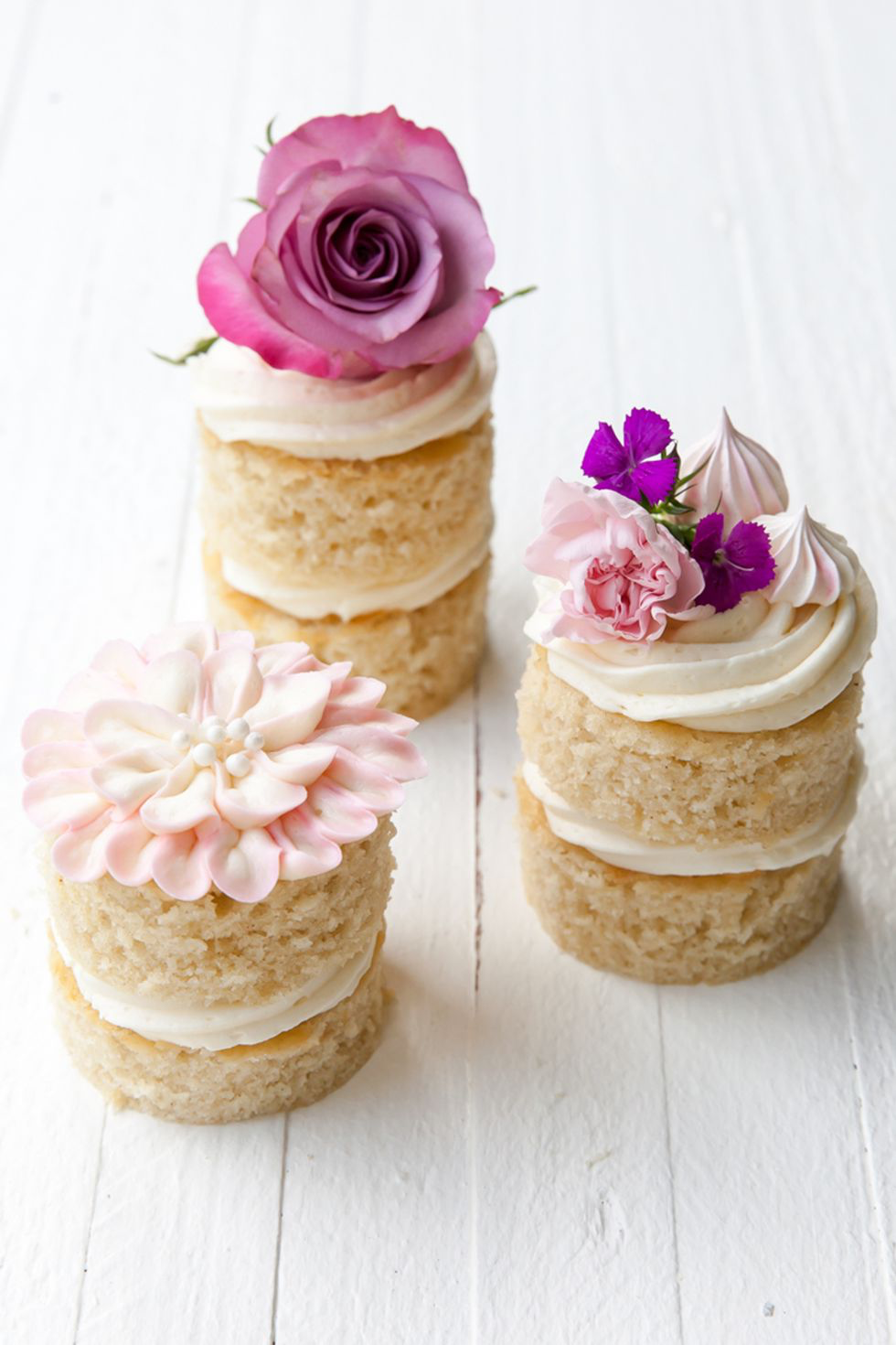 12 Inspirasi Wedding Cake Bergaya Rustic