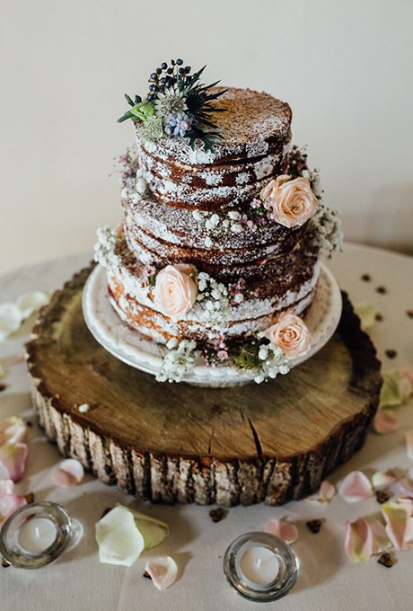 12 Inspirasi Wedding Cake Bergaya Rustic