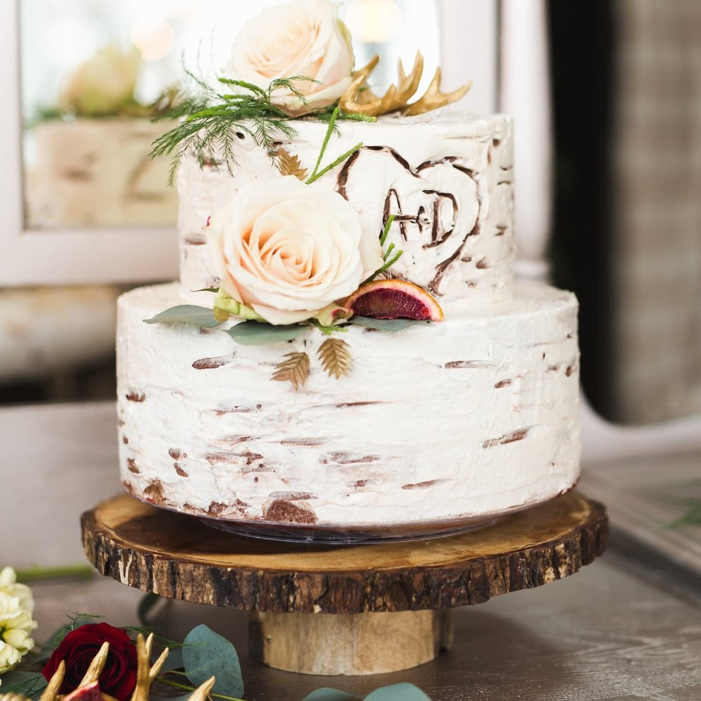 12 Inspirasi Wedding Cake Bergaya Rustic