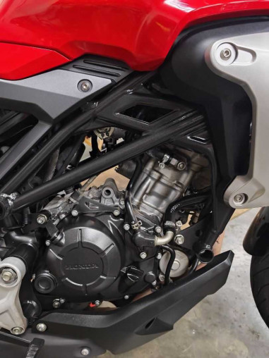 2018_honda_cb150r_red_17860930_093d4f43_processed.jpg