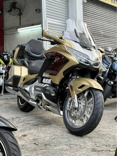 2025_honda_goldwing_gl1800_ann_0d7468a3_processed_converted.avif