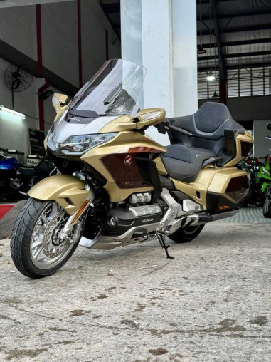 2025_honda_goldwing_gl1800_ann_93123503_processed.jpg