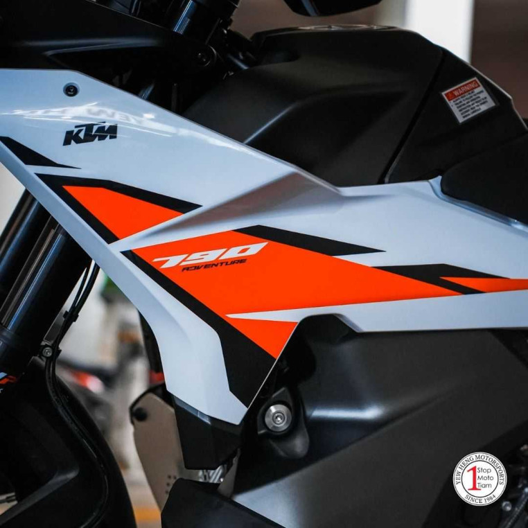2026_ktm_790_adventure_1769743_09460f99_processed.jpg