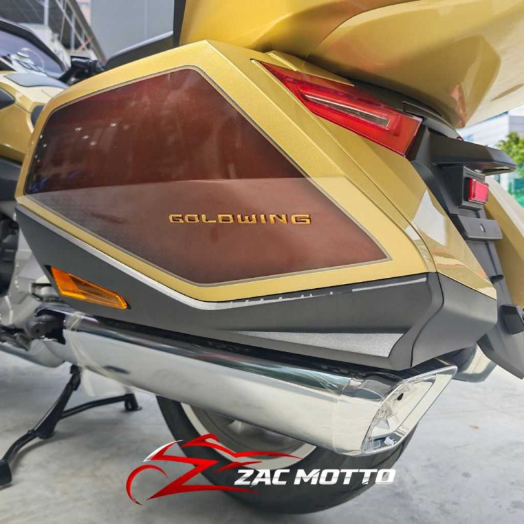 brand_new_goldwing_gl1800_dct__0bd509f3_processed.jpg
