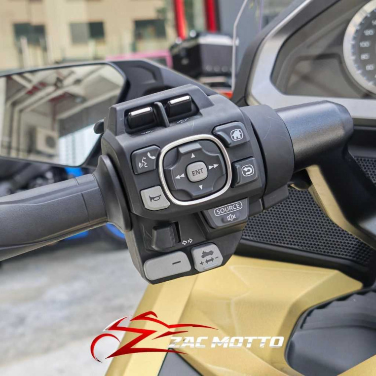 brand_new_goldwing_gl1800_dct__37d26b45_processed.jpg