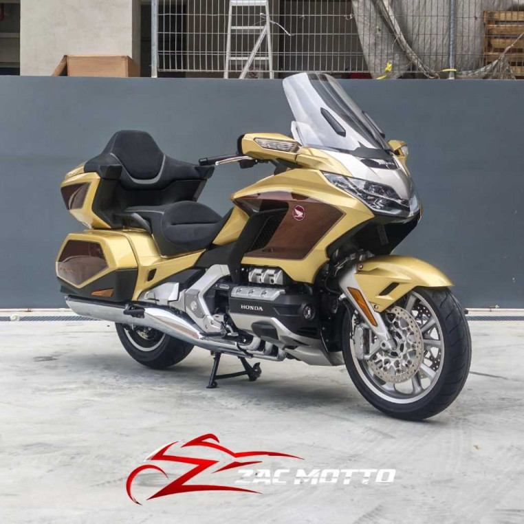 brand_new_goldwing_gl1800_dct__6b34fb78_processed_converted.avif