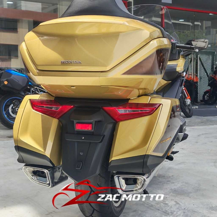 brand_new_goldwing_gl1800_dct__d24711ac_processed.jpg
