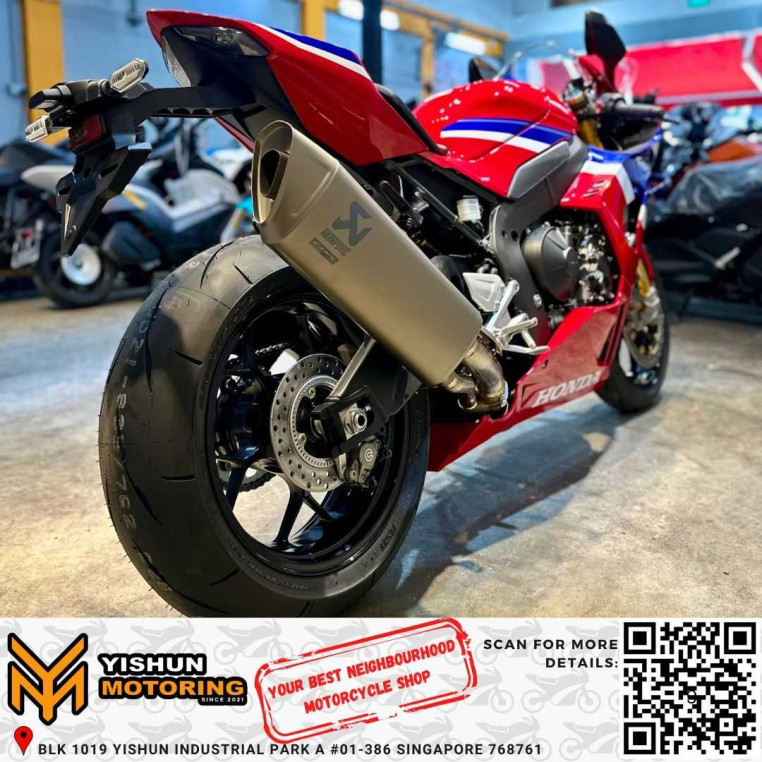 brand_new_honda_cbr1000rrr_sp__814d9550_processed.jpg